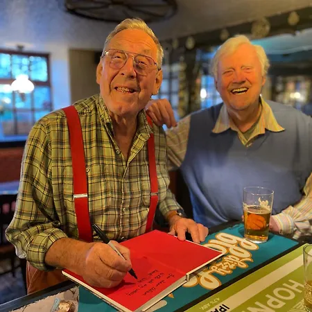 Мини-отель The Unicorn, 3*