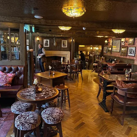 The Unicorn, 3*