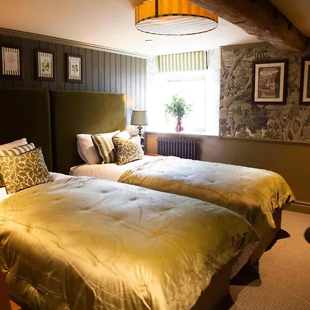 The Unicorn, 3*