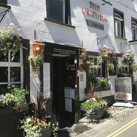 The Unicorn, 여관
