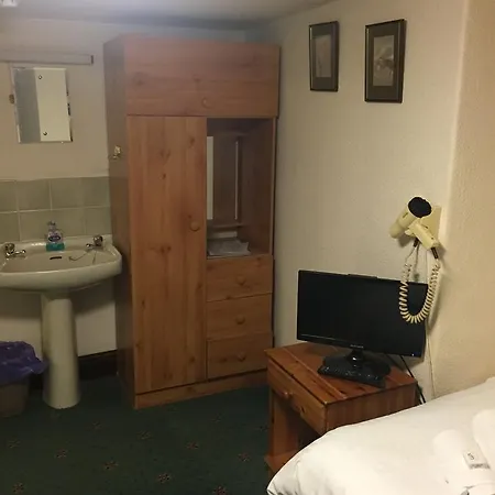 The Unicorn, 3*